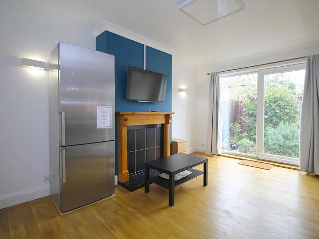 Room for rent in Elmfield, Leicestershire