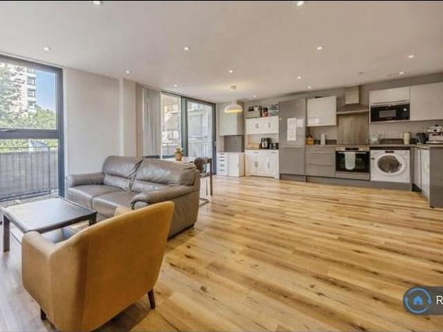 Room for rent in London Borough of Croydon, Greater London