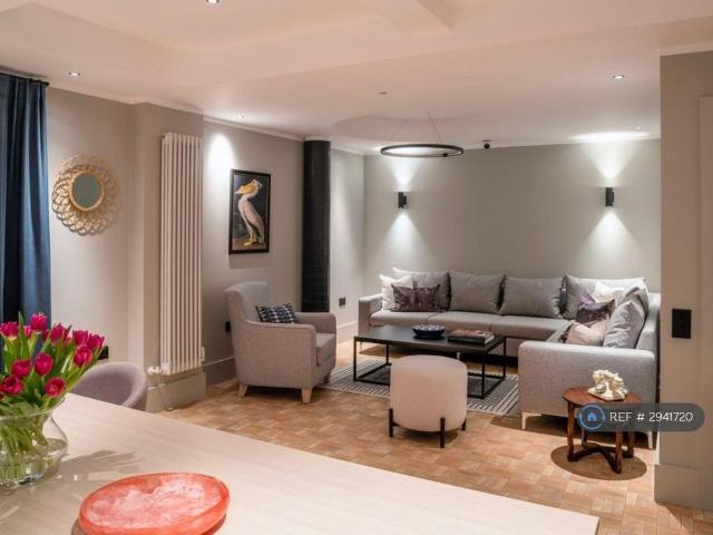Room for rent in Southfields, Greater London