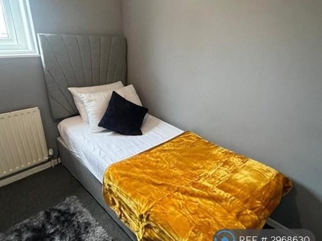 Room for rent in Harold Hill, Greater London