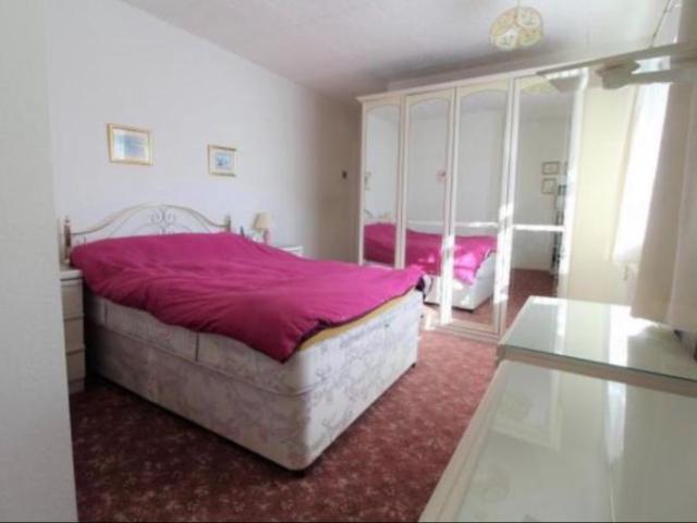 Room for rent in Burnedge, Greater Manchester