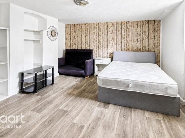 Room for rent in Birch, Fordham Heath