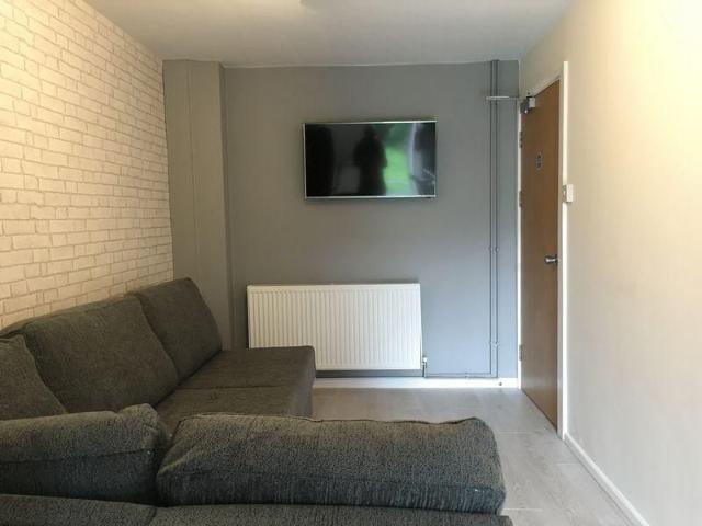 Room for rent in Dines Green, Worcestershire