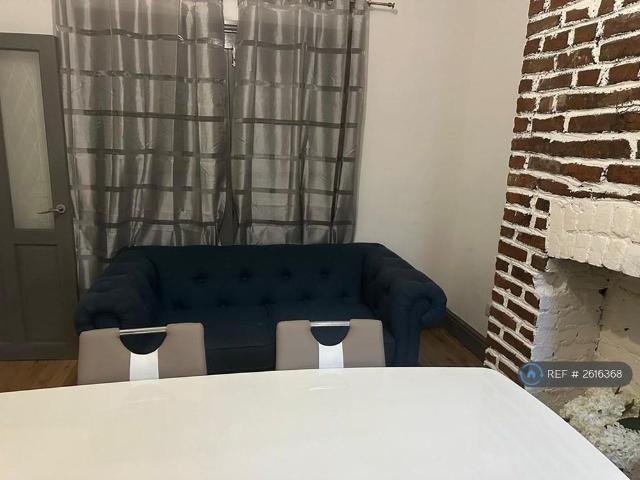 Room for rent in Pendleton, Salford