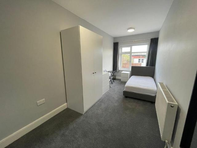 Room for rent in Sudbury, Greater London