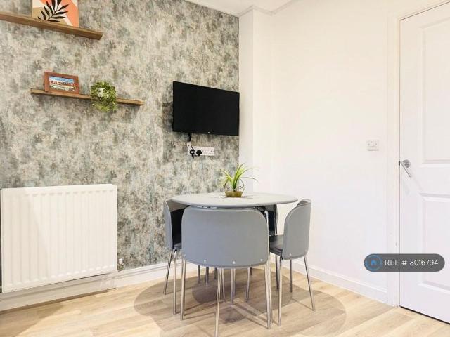 Room for rent in Fordham Heath, Essex