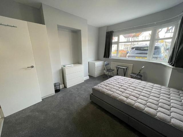 Room for rent in Sudbury, Greater London