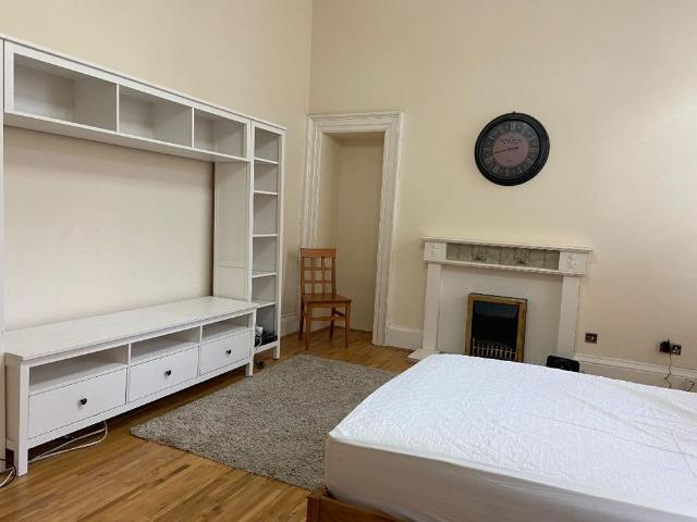 Room for rent in Newington, Scotland