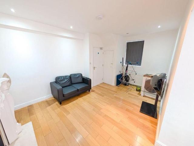 Room for rent in Moorside, Salford
