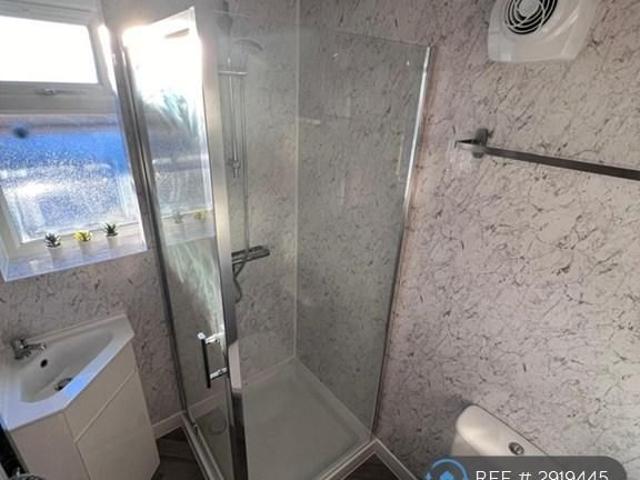 Room for rent in Westwood, Acol