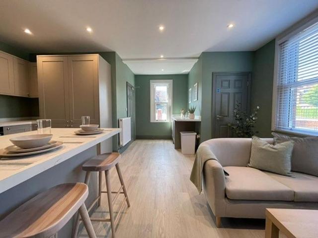 Room for rent in Wotton Pitch, Gloucester