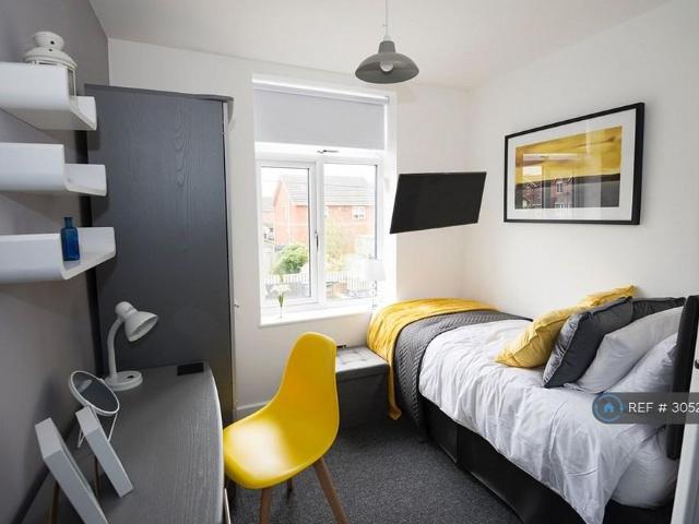Room for rent in Newton-le-Willows, St Helens