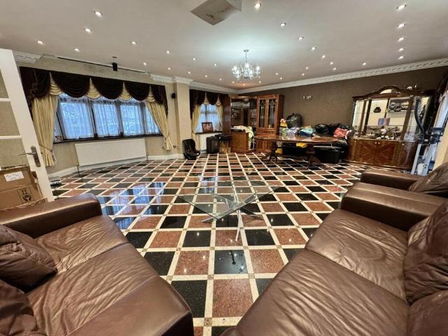 Room for rent in London Borough of Hounslow, Spring Grove