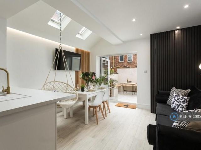 Room for rent in Bell Farm, High Field