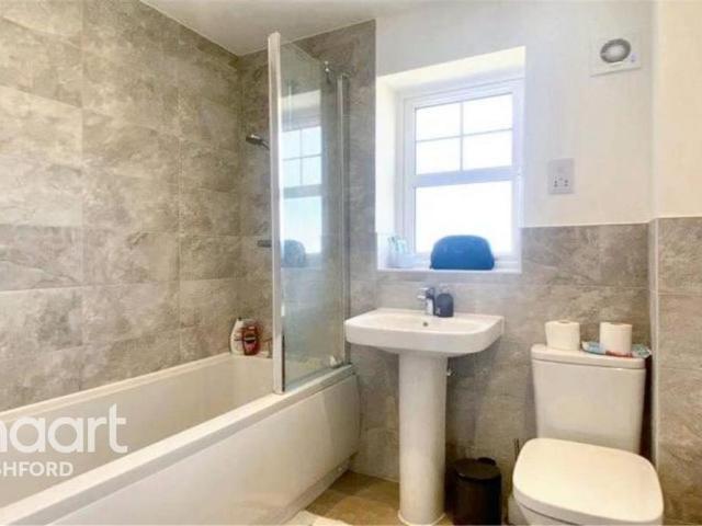 Room for rent in Cheeseman's Green, Bridgefield