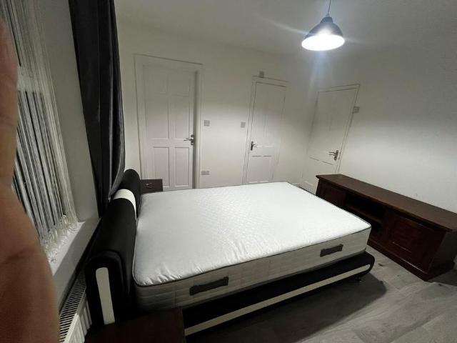 Room for rent in London Borough of Sutton, Greater London