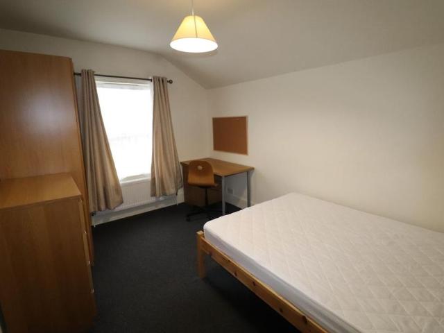 Room for rent in Phippsville, Northampton