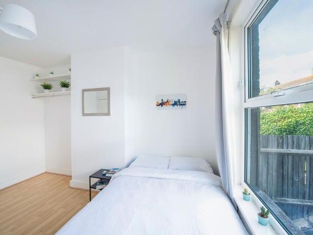 Room for rent in Round Hill, Brighton & Hove