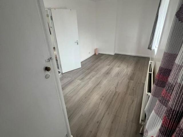 Room for rent in Mill Hill, Greater London