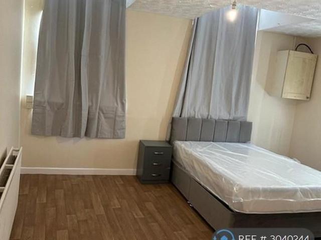 Room for rent in Kinsley, West Yorkshire