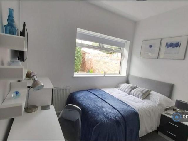 Room for rent in Newton-le-Willows, St Helens