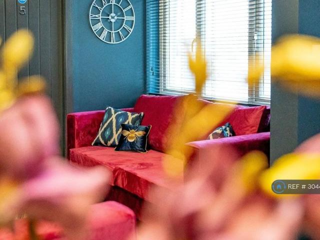 Room for rent in Buckley Wells, Bury
