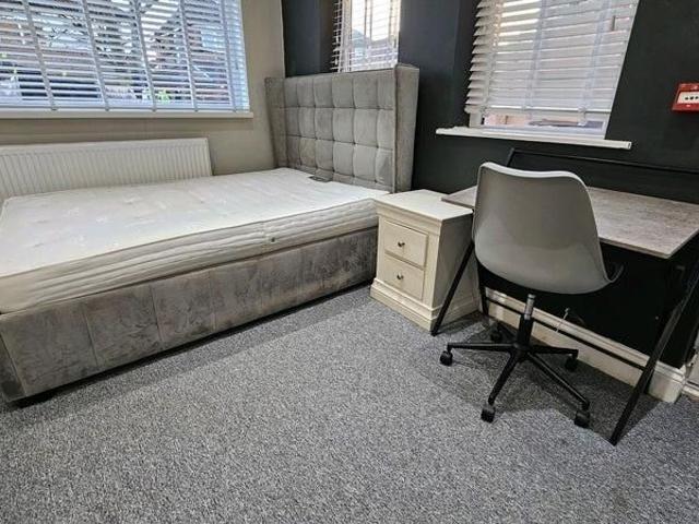 Room for rent in Winton, Salford