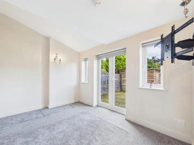 Room for rent in Pouchen End, Hertfordshire