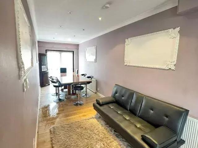 Room for rent in Clayhall, Greater London