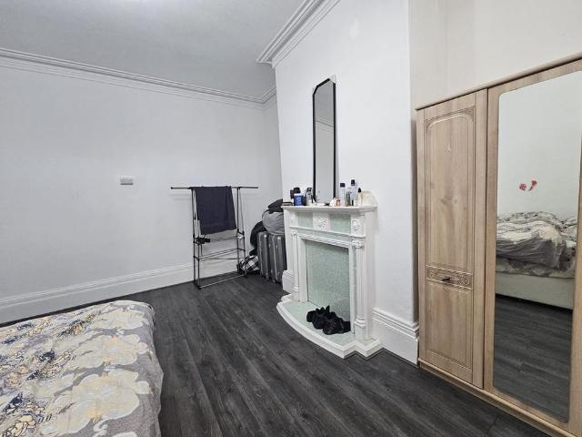 Room for rent in Burnedge, Greater Manchester
