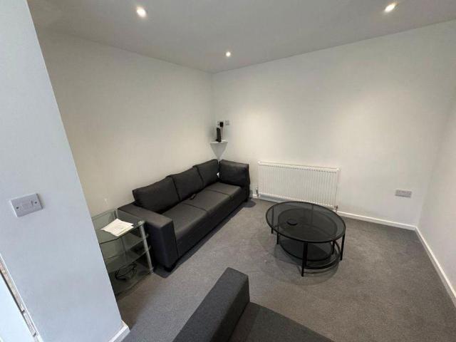 Room for rent in New Normanton, East Midlands