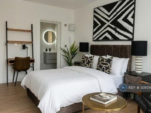 Room for rent in Trafford Park, Greater Manchester