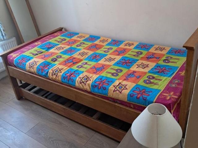 Room for rent in Furzedown, Greater London