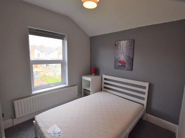 Room for rent in East Midlands