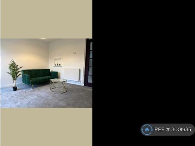 Room for rent in Hales Place, The Bridge