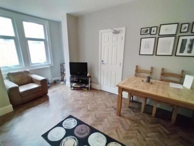 Room for rent in Attenborough, East Midlands