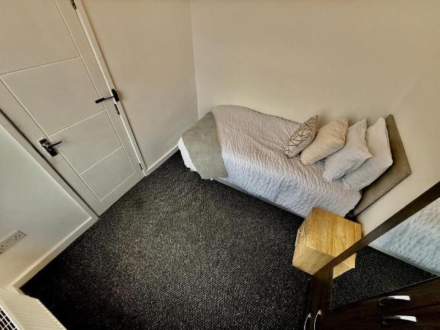 Room for rent in Shaw Lands, South Yorkshire