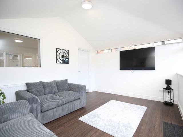 Room for rent in Leyfields, Kettlebrook