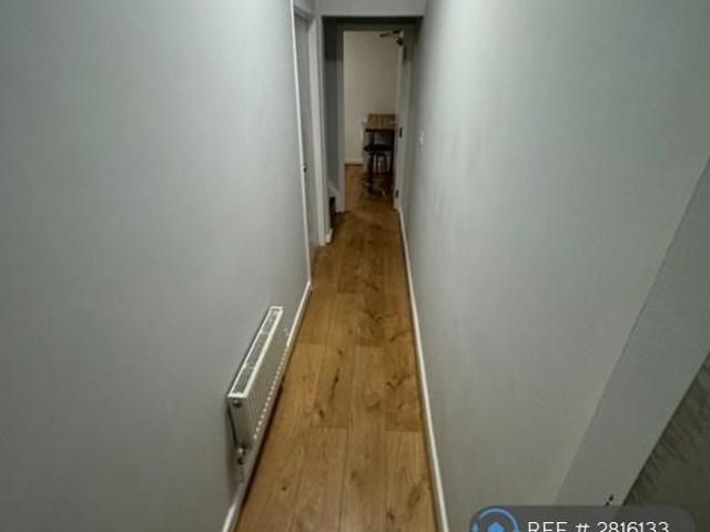 Room for rent in The Haulgh, Lee Bank