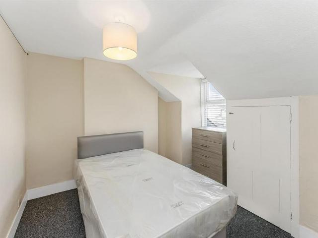 Room for rent in Woodford Green, Greater London