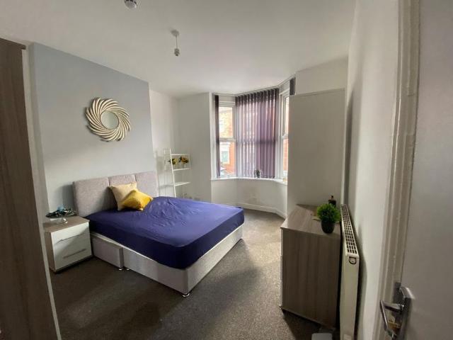 Room for rent in New Rossington, South Yorkshire