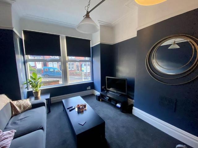 Room for rent in Kirkstall, West Yorkshire