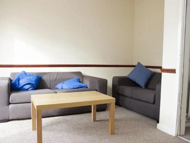 Room for rent in Elmfield, Leicestershire