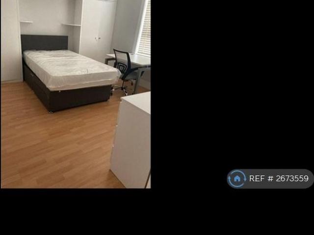 Room for rent in Thames View, Greater London