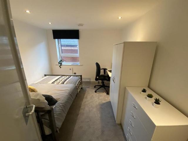 Room for rent in Attenborough, East Midlands