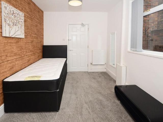 Room for rent in Crewe, Cheshire East