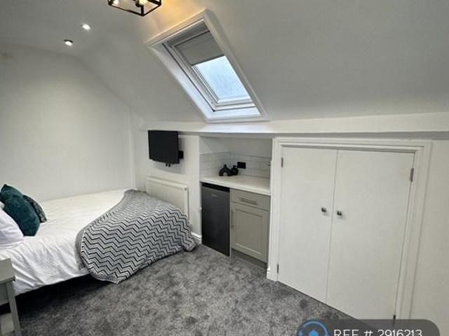 Room for rent in Burrow's Bush, Wellingborough