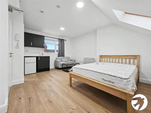 Room for rent in New Town, Monks Orchard