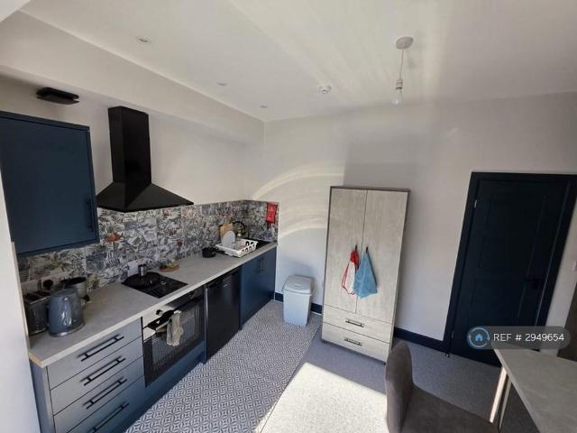 Room for rent in Two Mills, Cheshire