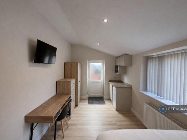 Room for rent in Stoke, Stoke-on-Trent